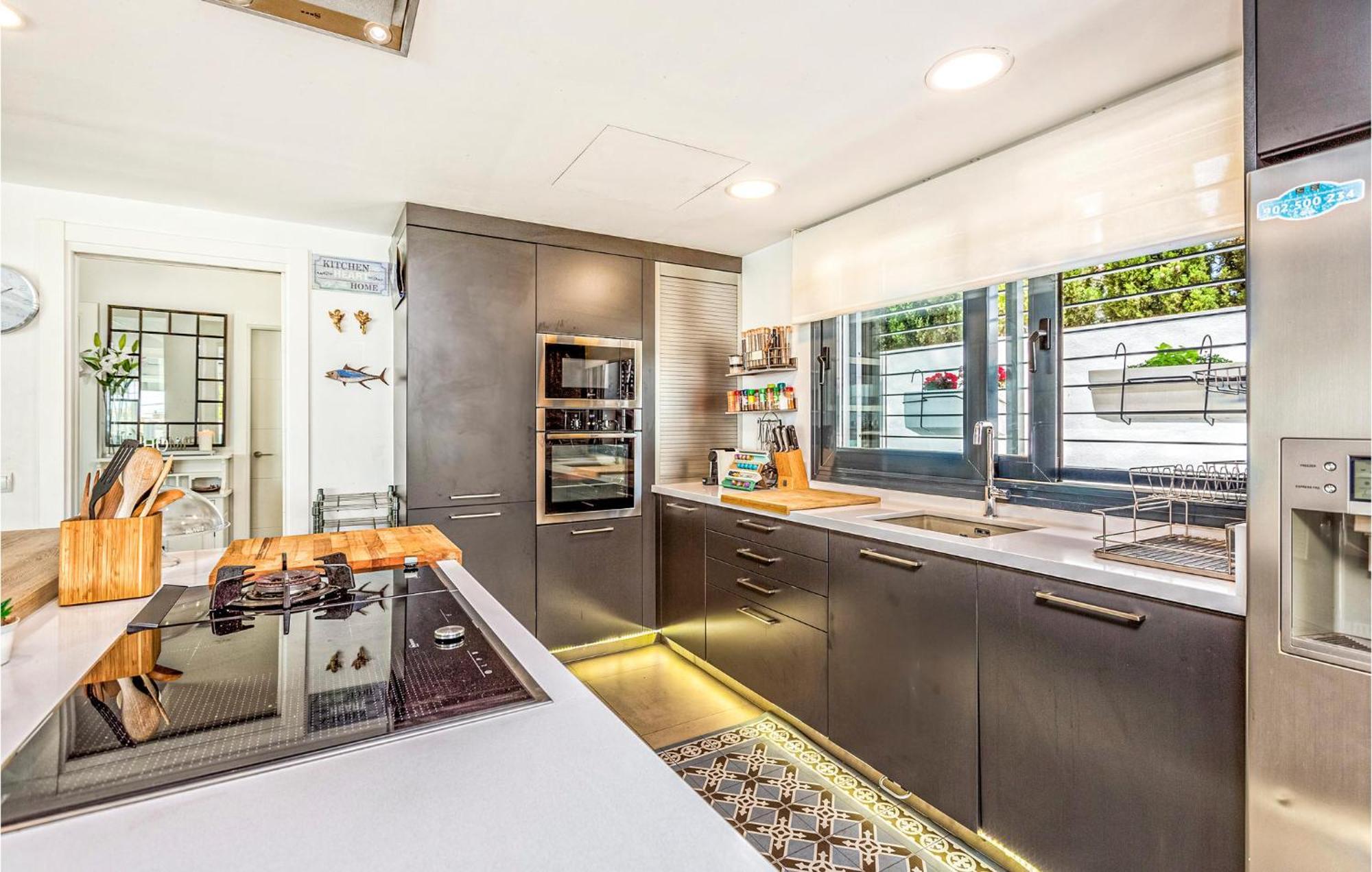 Awesome Home In Cala Del Moral With Kitchen La Cala Del Moral Exteriör bild